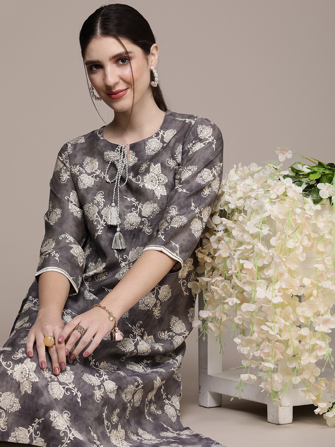 

Anouk Women Ethnic Motifs Printed Regular Pure Cotton Kurta with Trousers, Charcoal