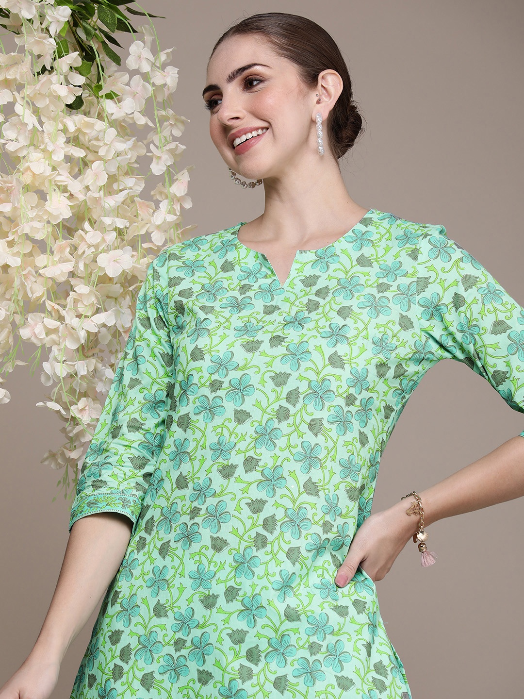 

Anouk Women Floral Printed Regular Pure Cotton Kurta with Trousers, Sea green