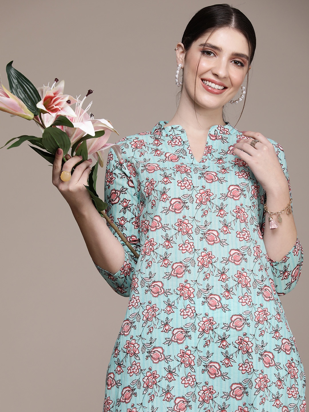 

Anouk Women Floral Printed Regular Pure Cotton Kurta with Trousers, Turquoise blue