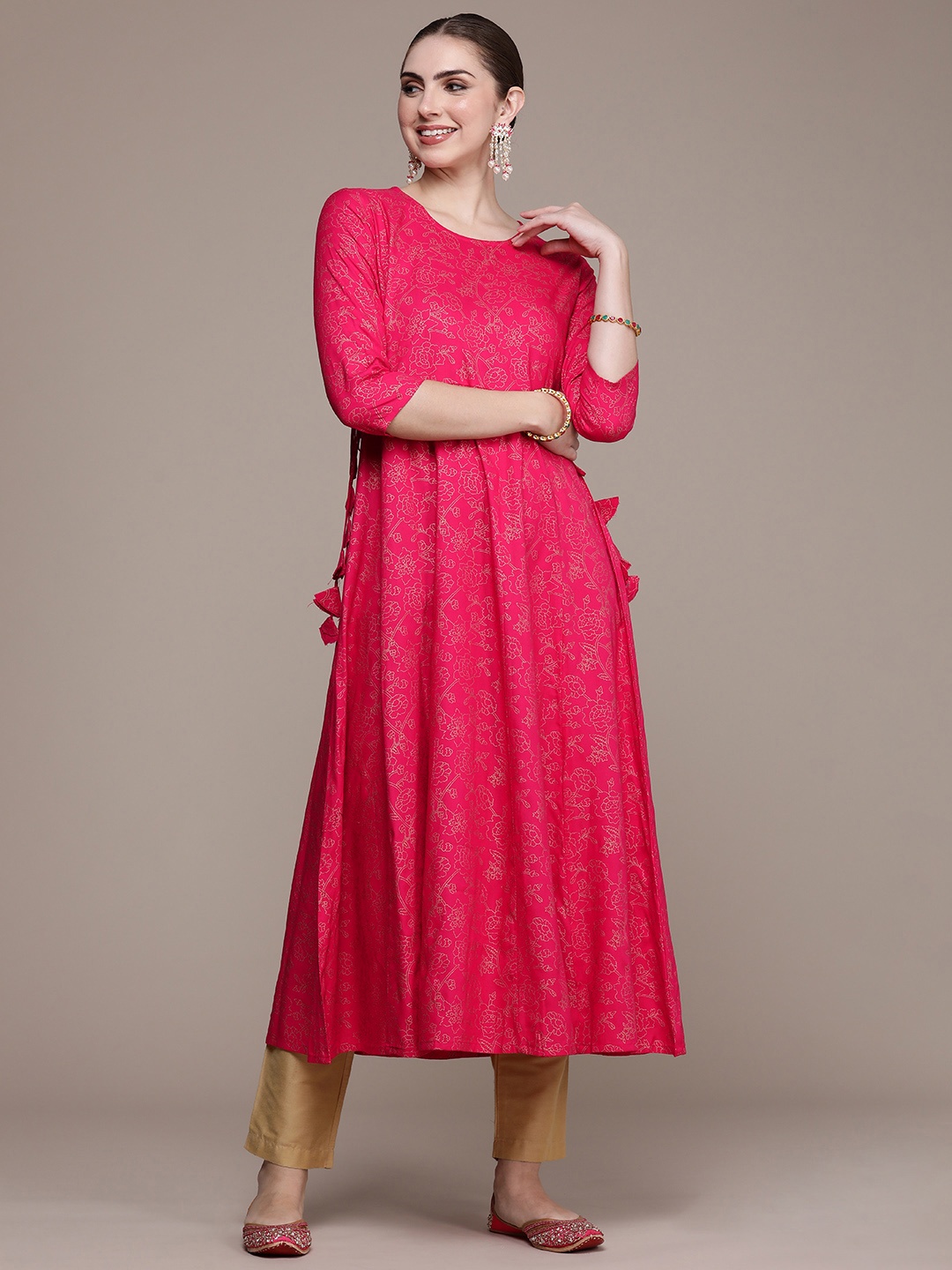 

Anouk Women Floral Printed Anarkali Kurta, Fuchsia