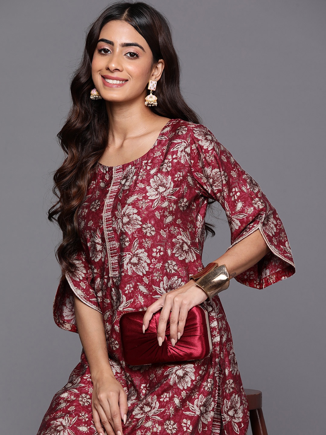 

Libas Floral Printed Regular Kurta with Trousers, Maroon