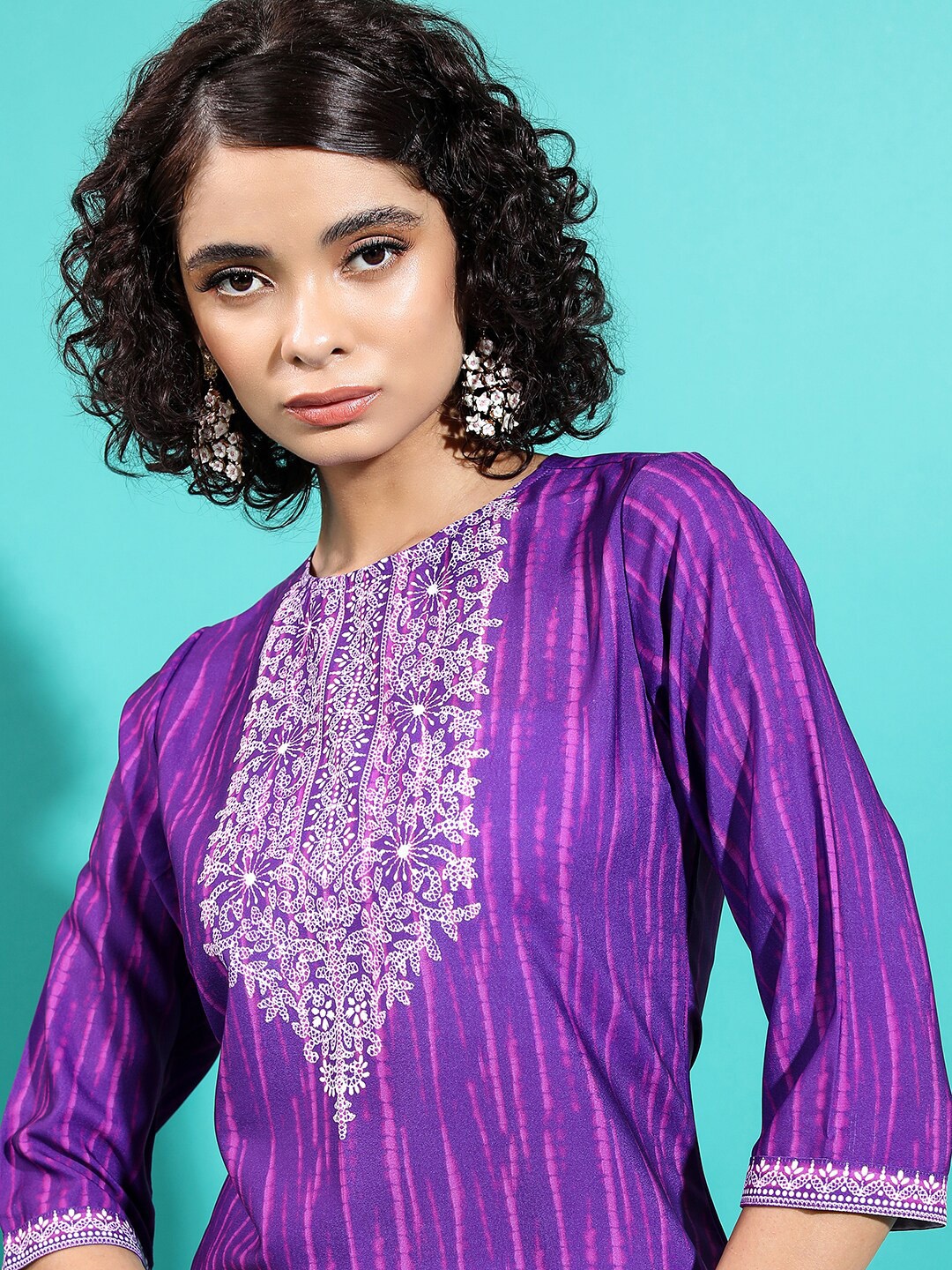 

Vishudh Women Purple Embroidered Keyhole Neck Flared Sleeves Thread Work Kurta