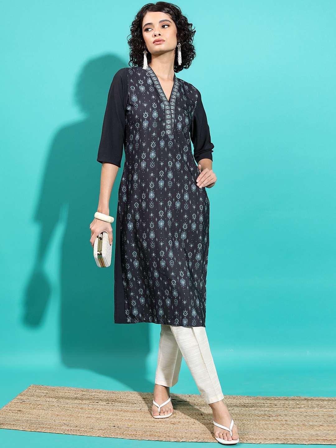 

Vishudh Women Black Geometric Flared Sleeves Thread Work Kurta