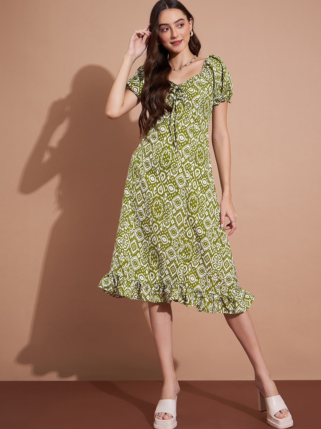 

DressBerry Green Floral Printed Tie-Up Neck Gathered A-Line Midi Dress