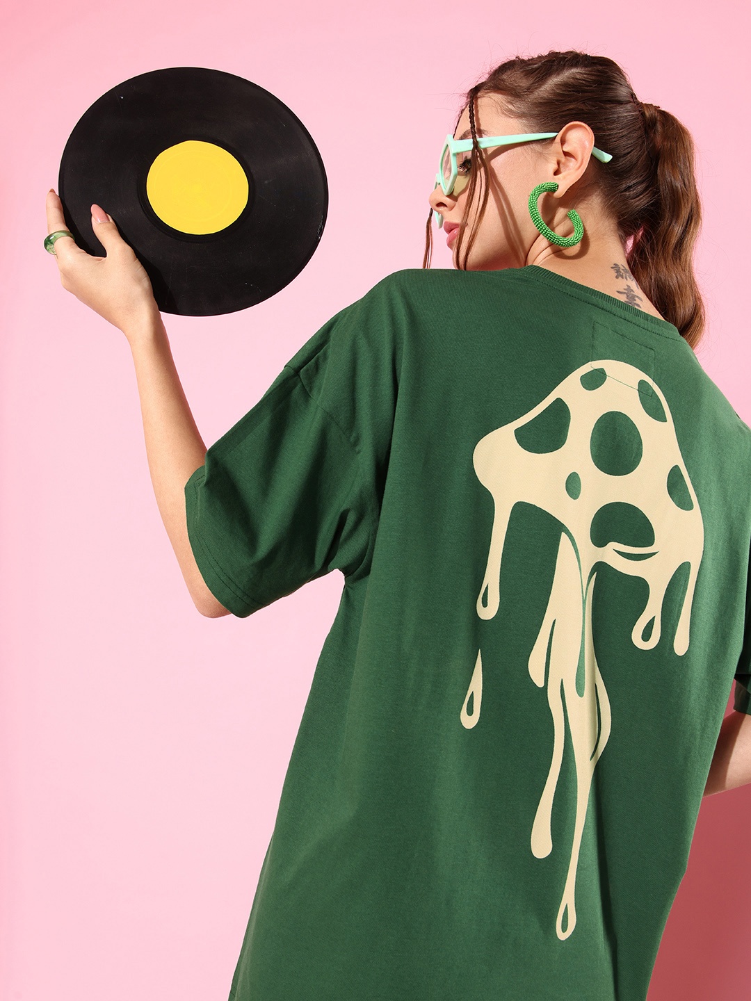

Stormborn Graphic Printed Drop-Shoulder Sleeves Oversized Pure Cotton T-shirt, Green