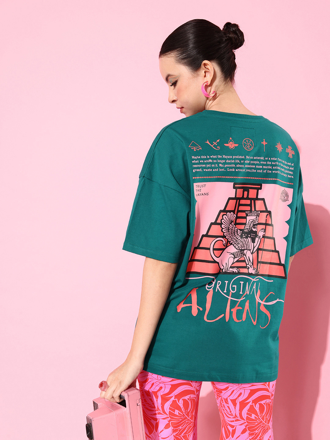 

Stormborn Graphic Printed Drop-Shoulder Sleeves Oversized Pure Cotton T-shirt, Green