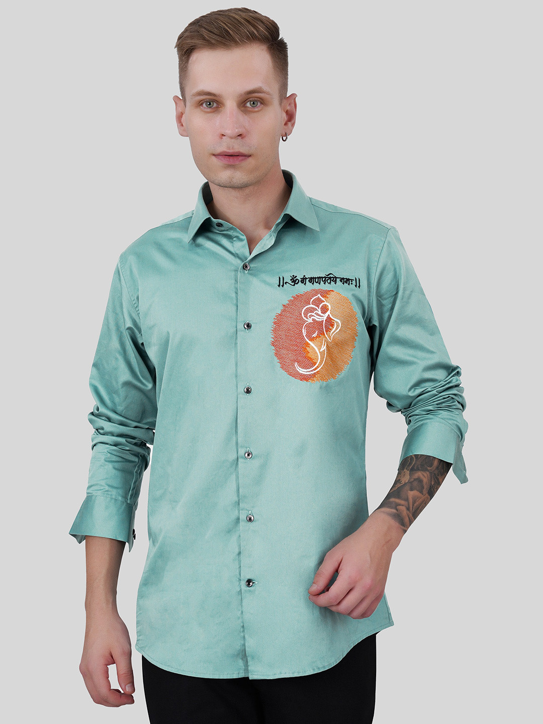

FRENCH CROWN Spread Collar Standard Lord Ganesha Embroidered Casual Pure Cotton Shirt, Green