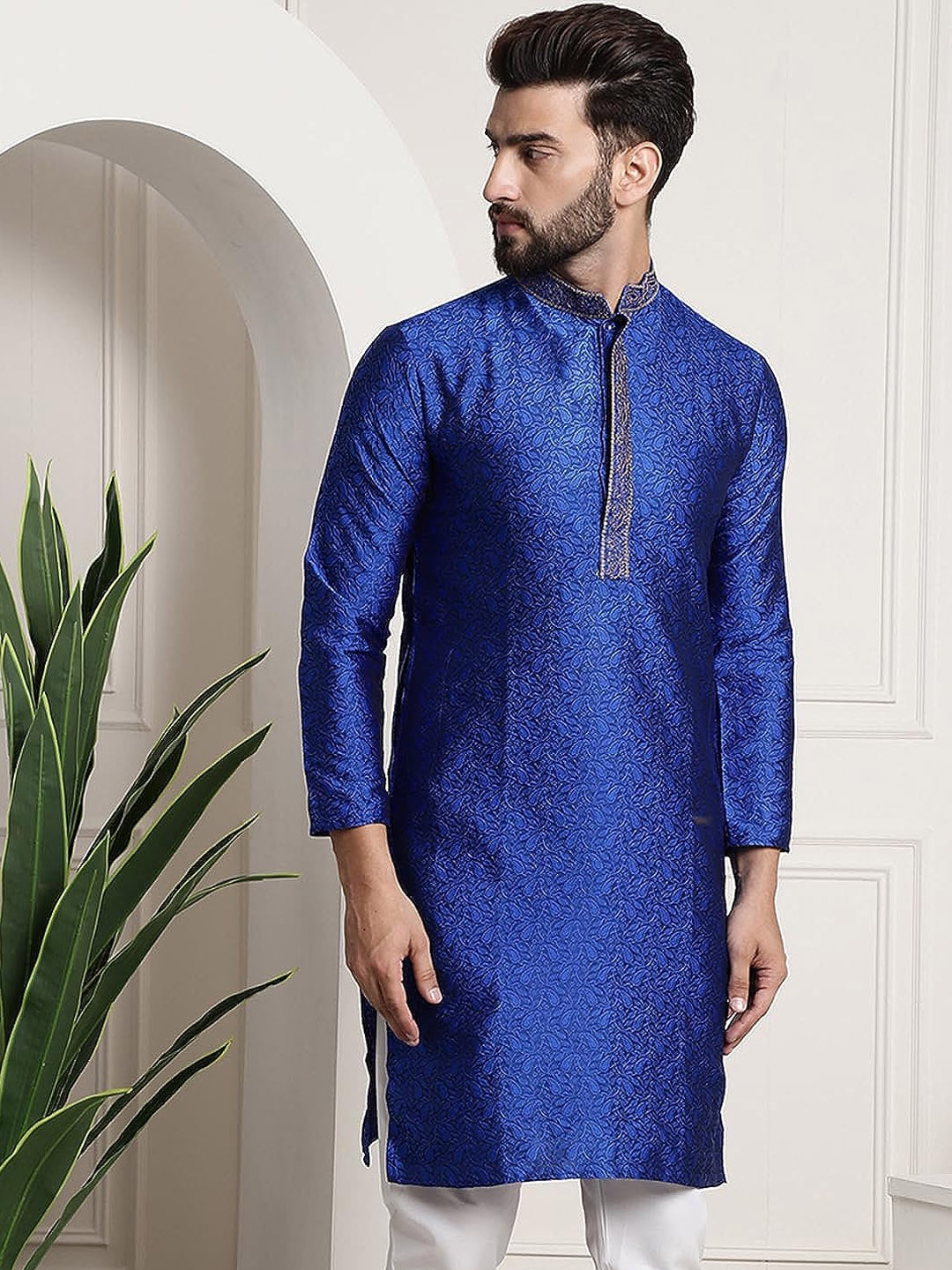 

ROYAL KURTA Ethnic Motif Woven Design Jacqaurd Silk Straight Kurta, Blue