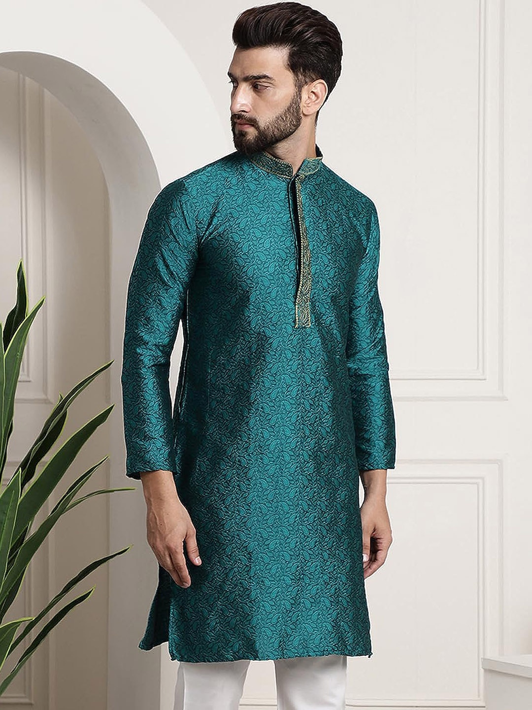 

ROYAL KURTA Ethnic Motifs Woven Design Mandarin Collar Jacqaurd Silk Straight Kurta, Green