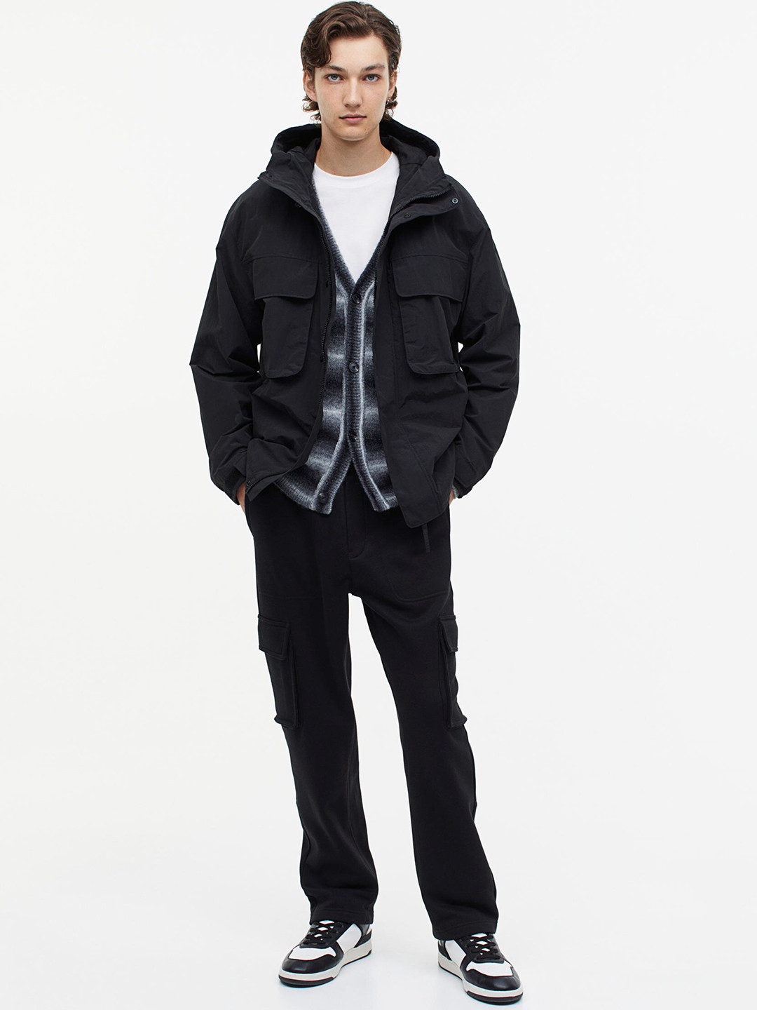 

H&M Men Relaxed Fit Cargo Joggers, Black