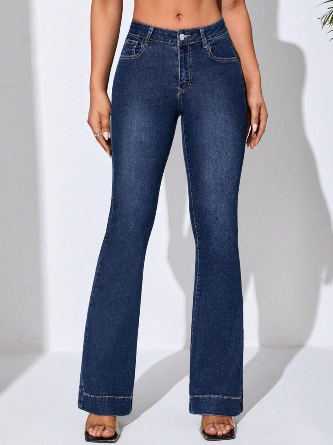 

Roadster Women Jean Bootcut Clean Look High-Rise Stretchable Jeans, Blue