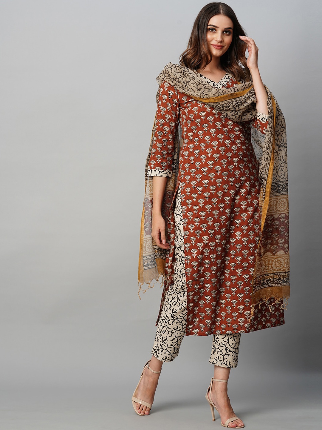 

KALINI Ethnic Motifs Printed V-Neck Regular Kurta & Trousers With Dupatta, Maroon