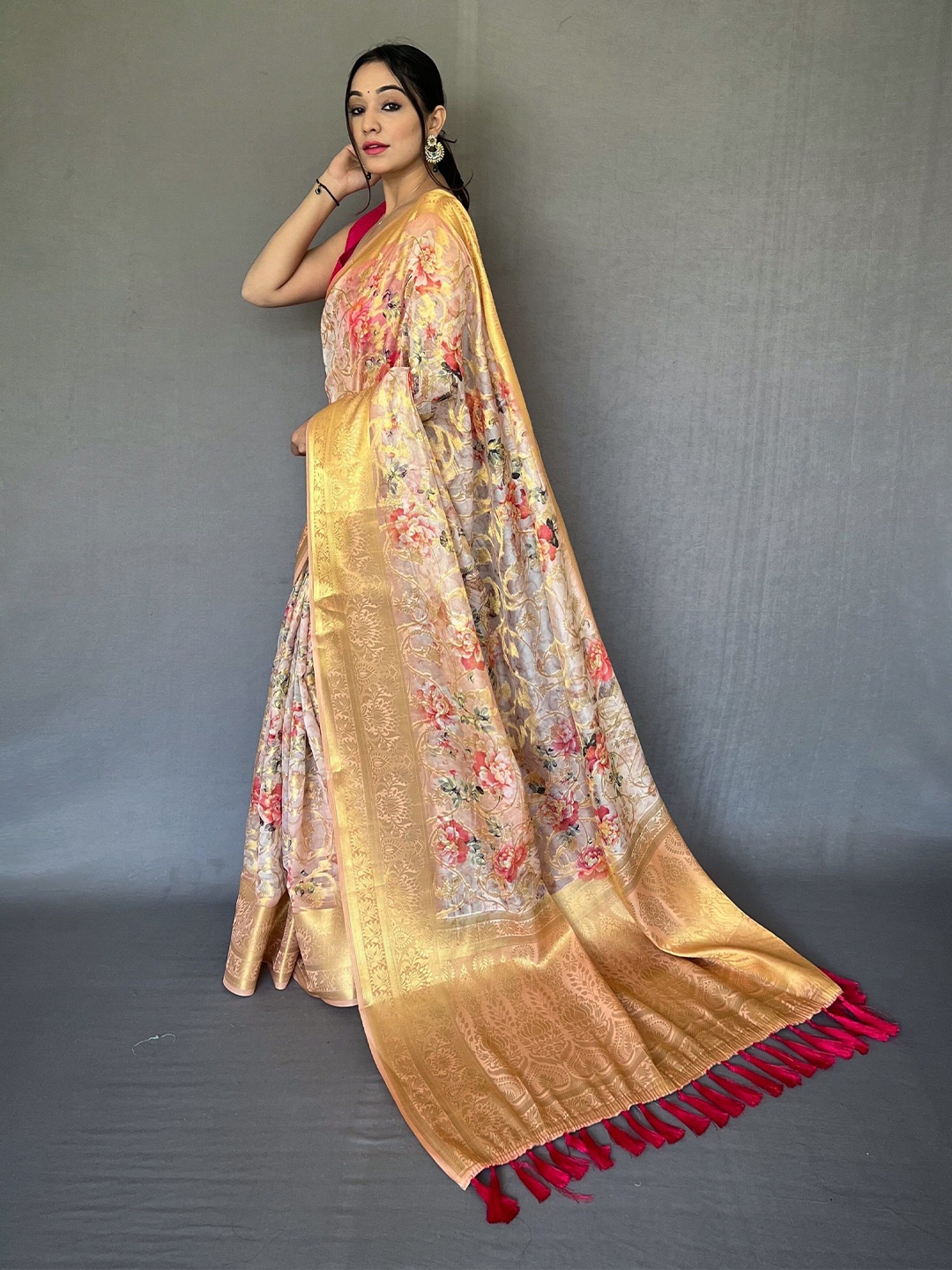 

Munir Woven Design Zari Organza Saree, Peach