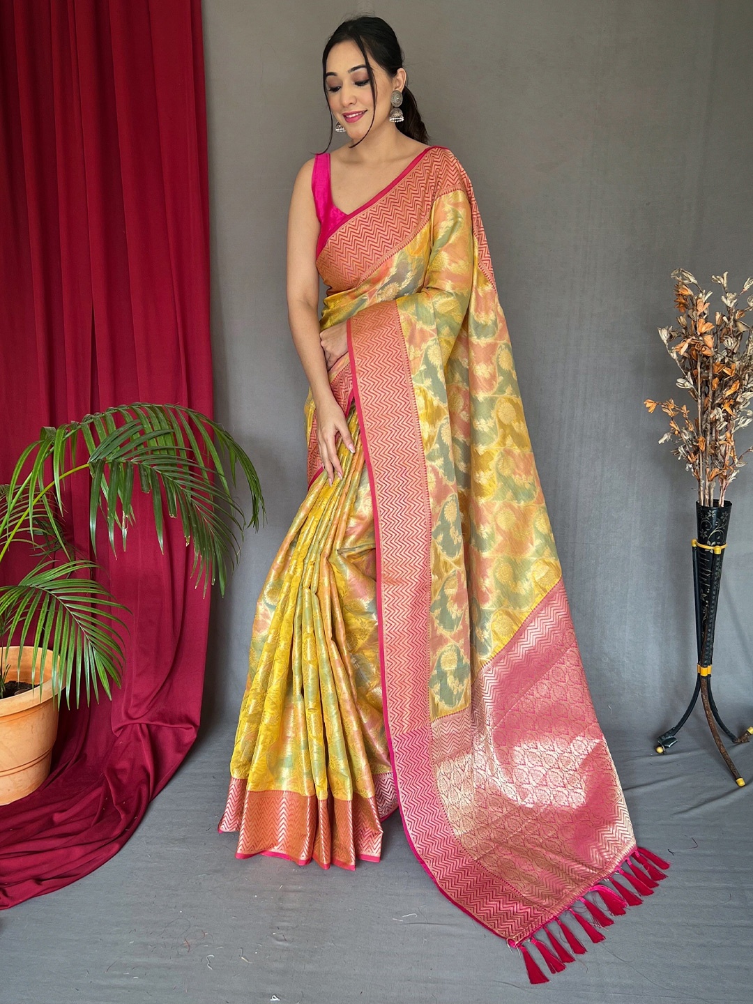 

Munir Floral Woven Design Zari Tissue Saree, Orange
