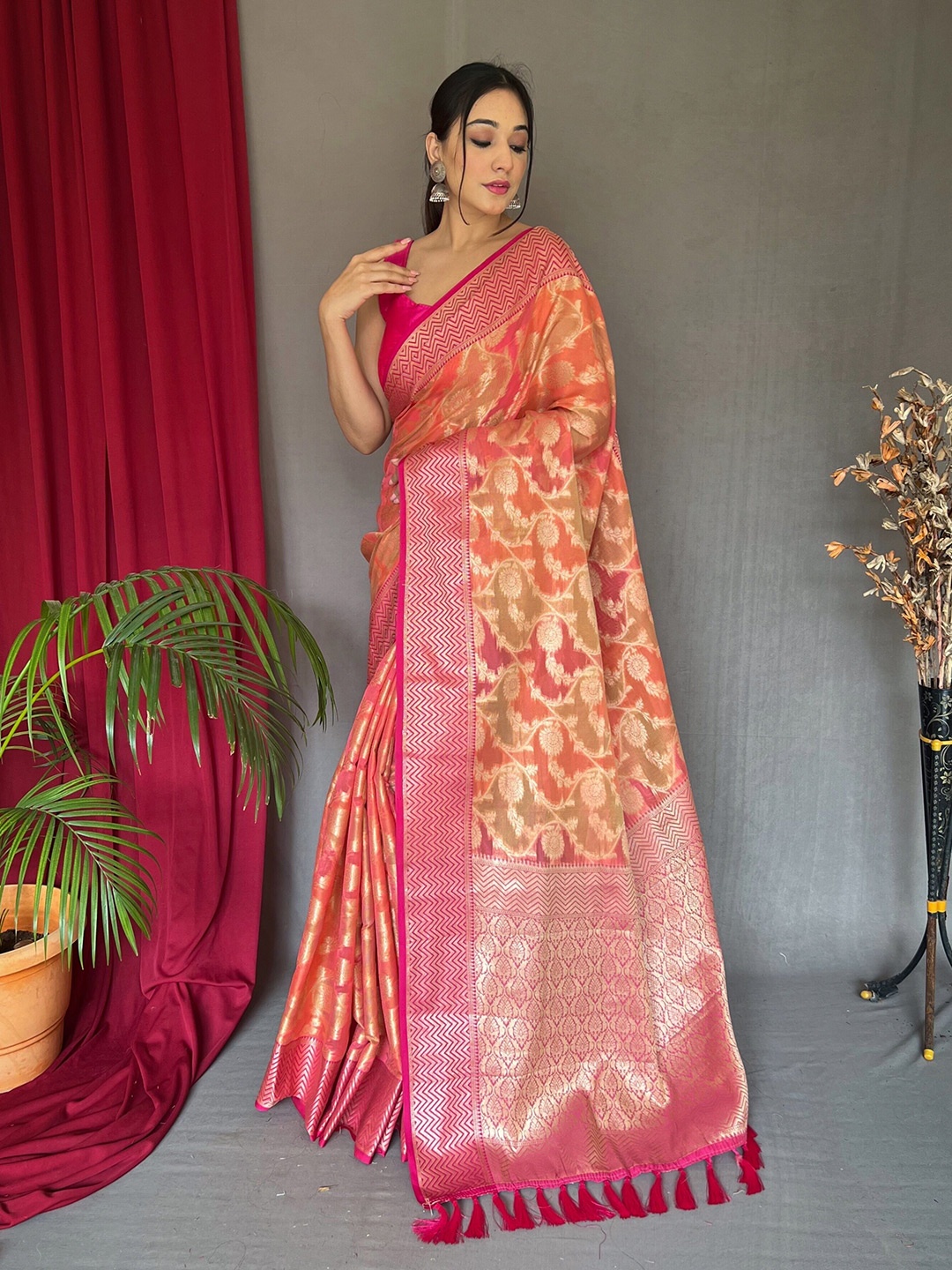 

Munir Floral Woven Design Zari Tissue Saree, Peach