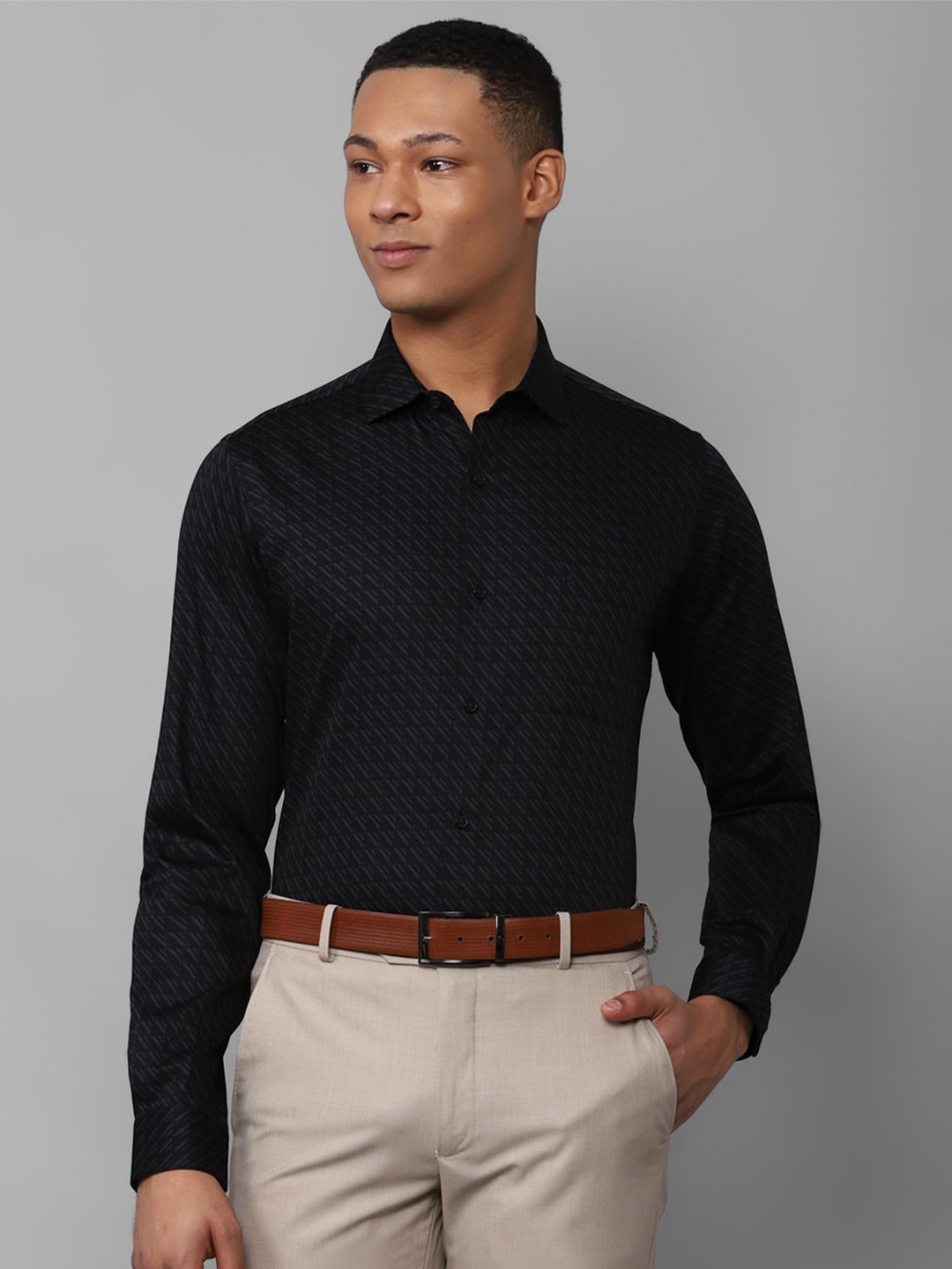 

Allen Solly Slim Fit Geometric Printed Pure Cotton Formal Shirt, Black