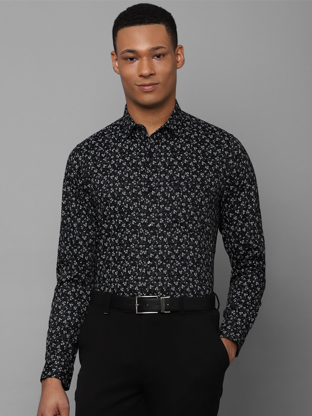 

Allen Solly Slim Fit Floral Printed Pure Cotton Formal Shirt, Black