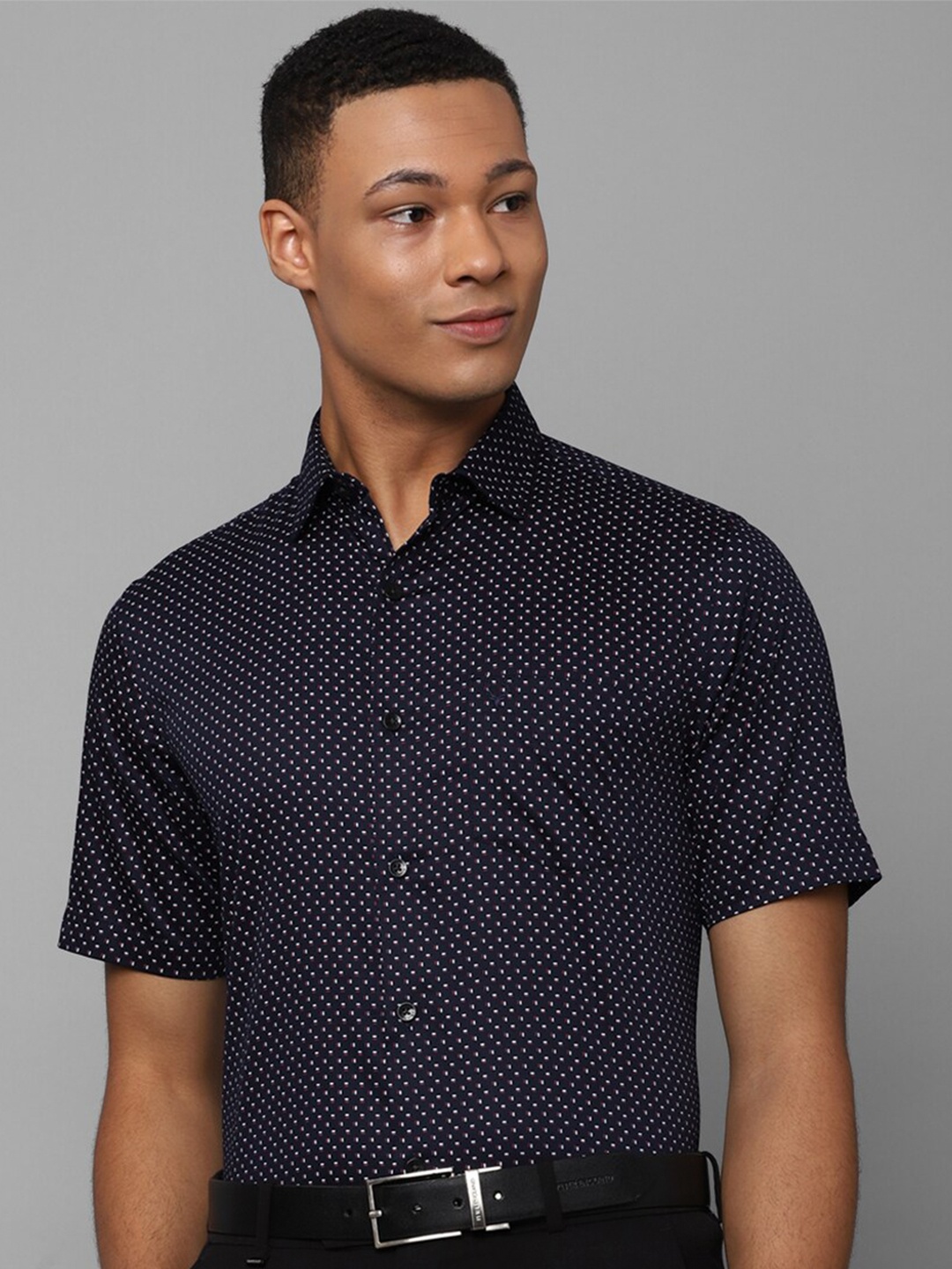 

Allen Solly Slim Fit Micro Ditsy Printed Pure Cotton Formal Shirt, Navy blue