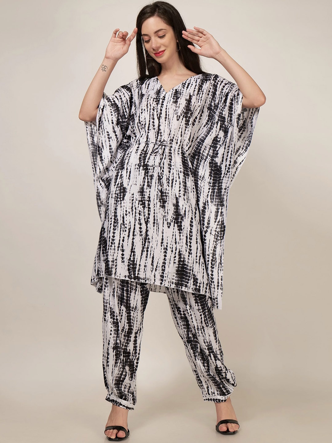 

PATRORNA Tie-dyed Kaftan Kurta With Trousers, White