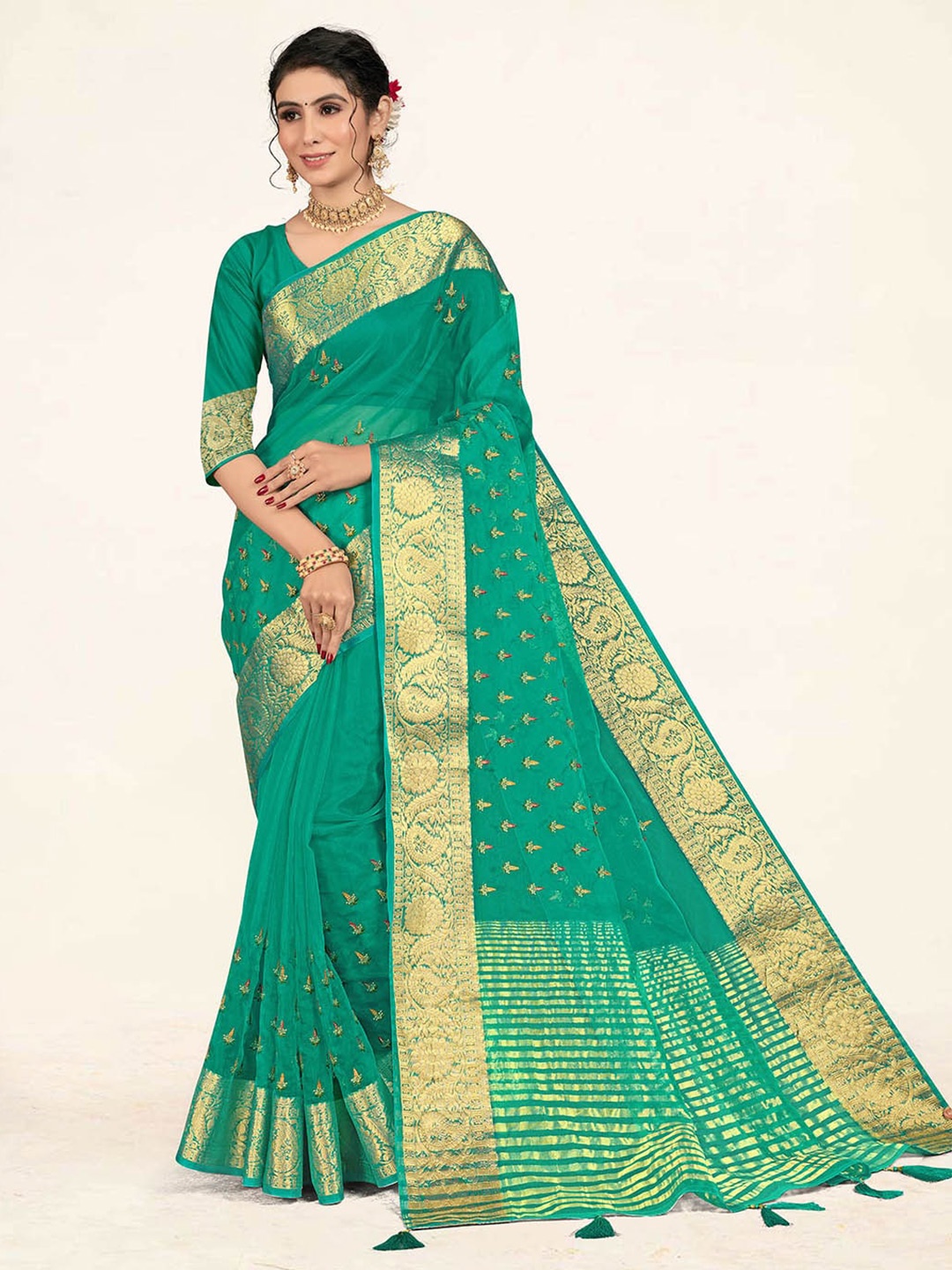 

Sweet smile Fab Ethnic Motifs Embroidered Zari Organza Saree, Green