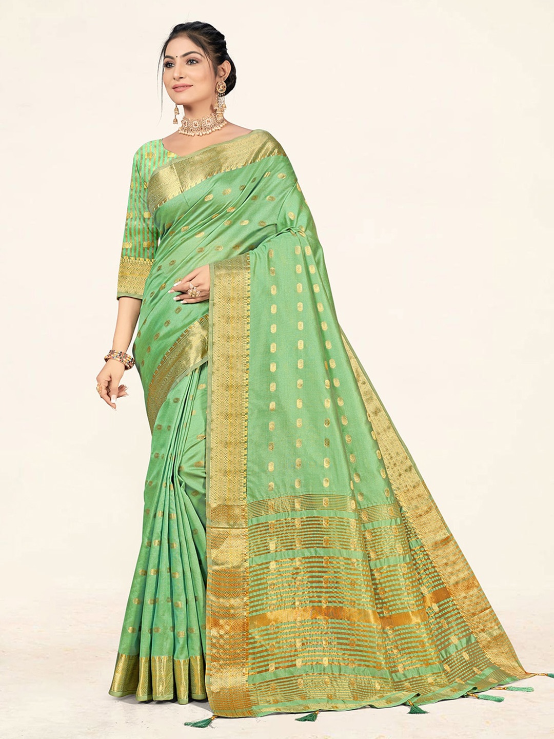 

Sweet smile Fab Woven Design Schiffli Art Silk Saree, Green