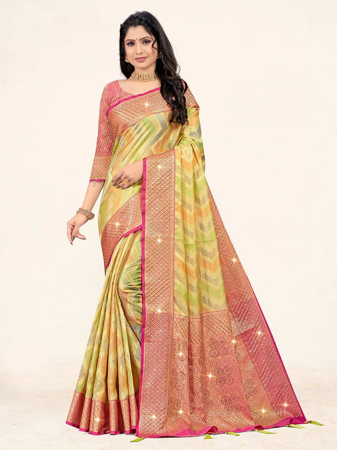 

Sweet smile Fab Geometric Woven Design Zari Saree, Green