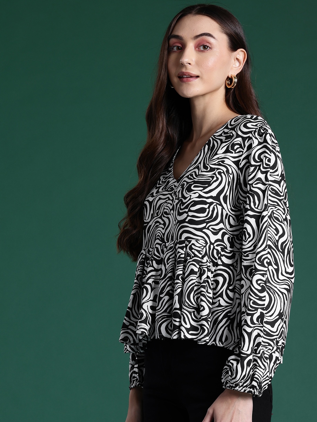 

DressBerry Black & White Print Puff Sleeve Monochrome Cotton Cinched Waist Top