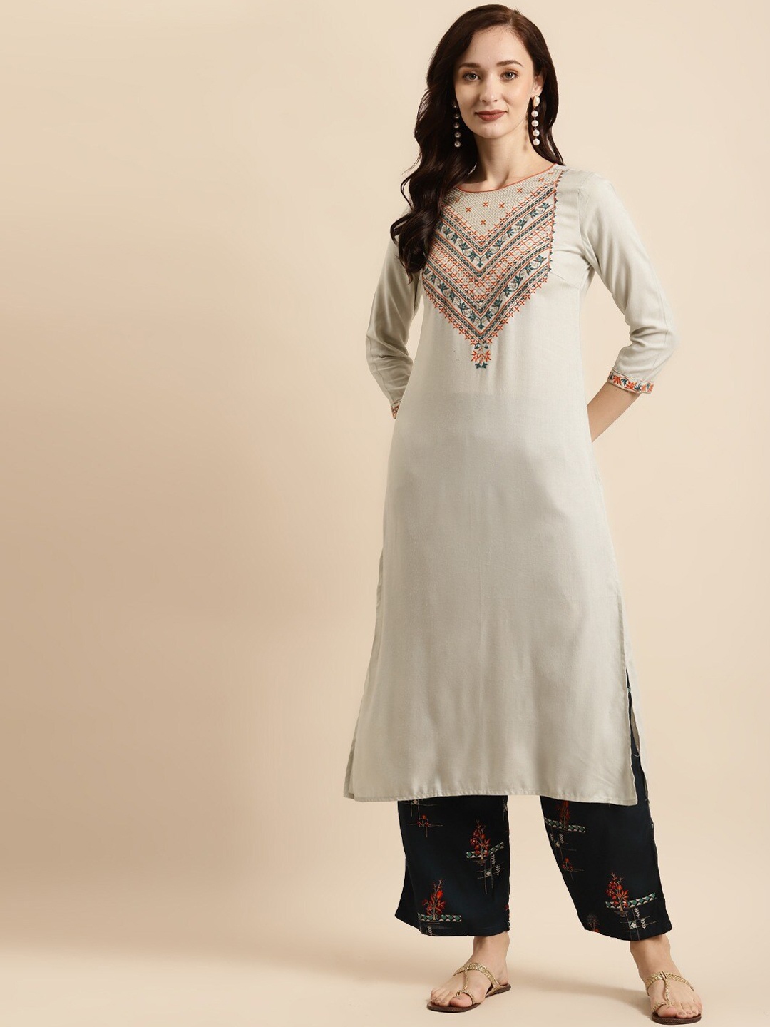 

RANGMAYEE Yoke Design Regular Thread Work Liva Kurta With Palazzos, Grey