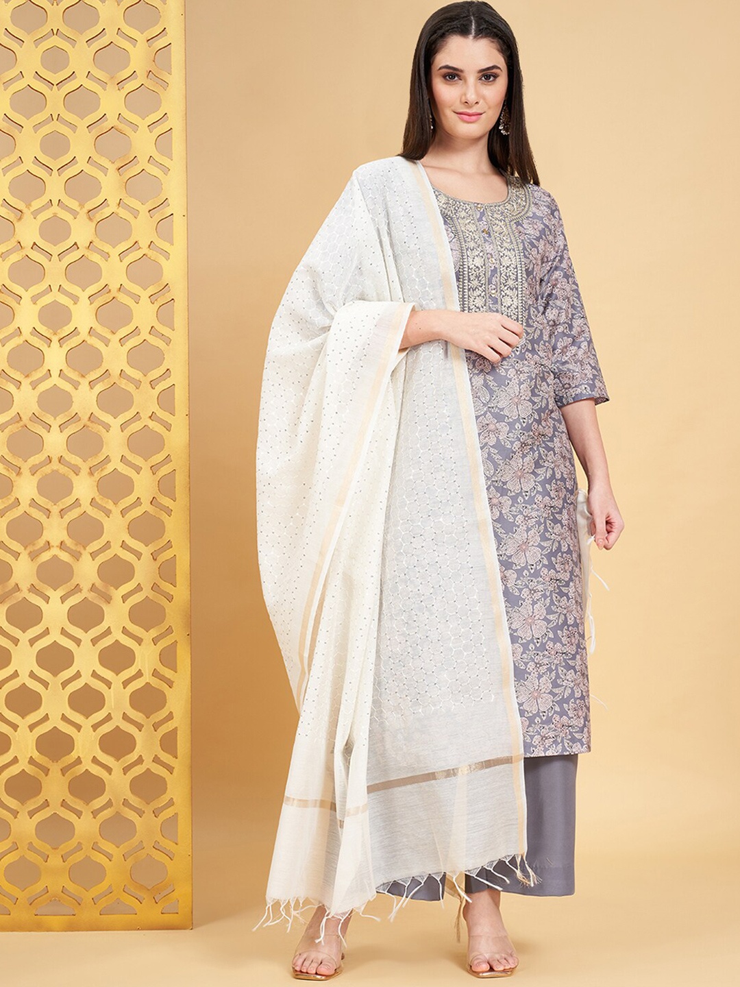 

RANGMANCH BY PANTALOONS Floral Embroidered Dupatta with Zari, Off white