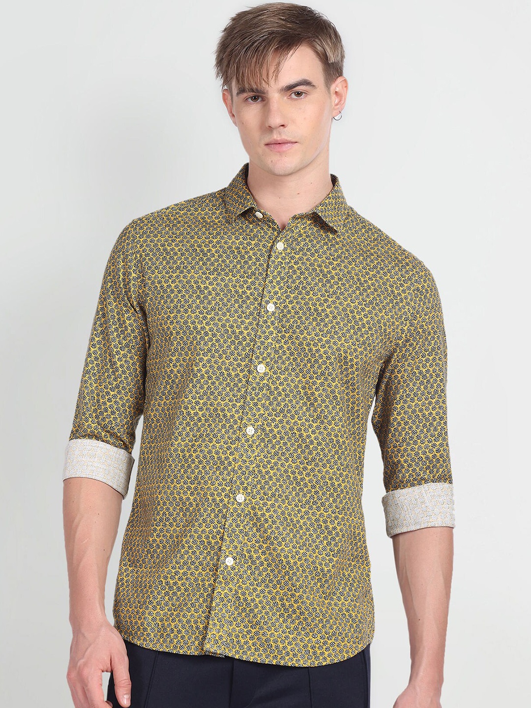 

Flying Machine Slim Fit Conversational Printed Pure Cotton Casual Shirt, Yellow