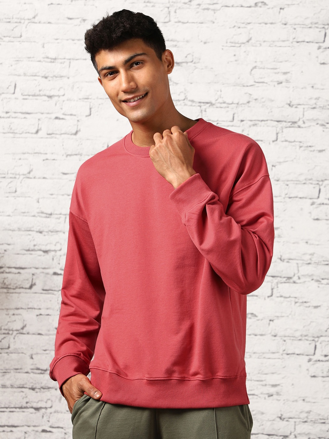 

NOBERO Round Neck Oversized Fleece Sweatshirt, Red