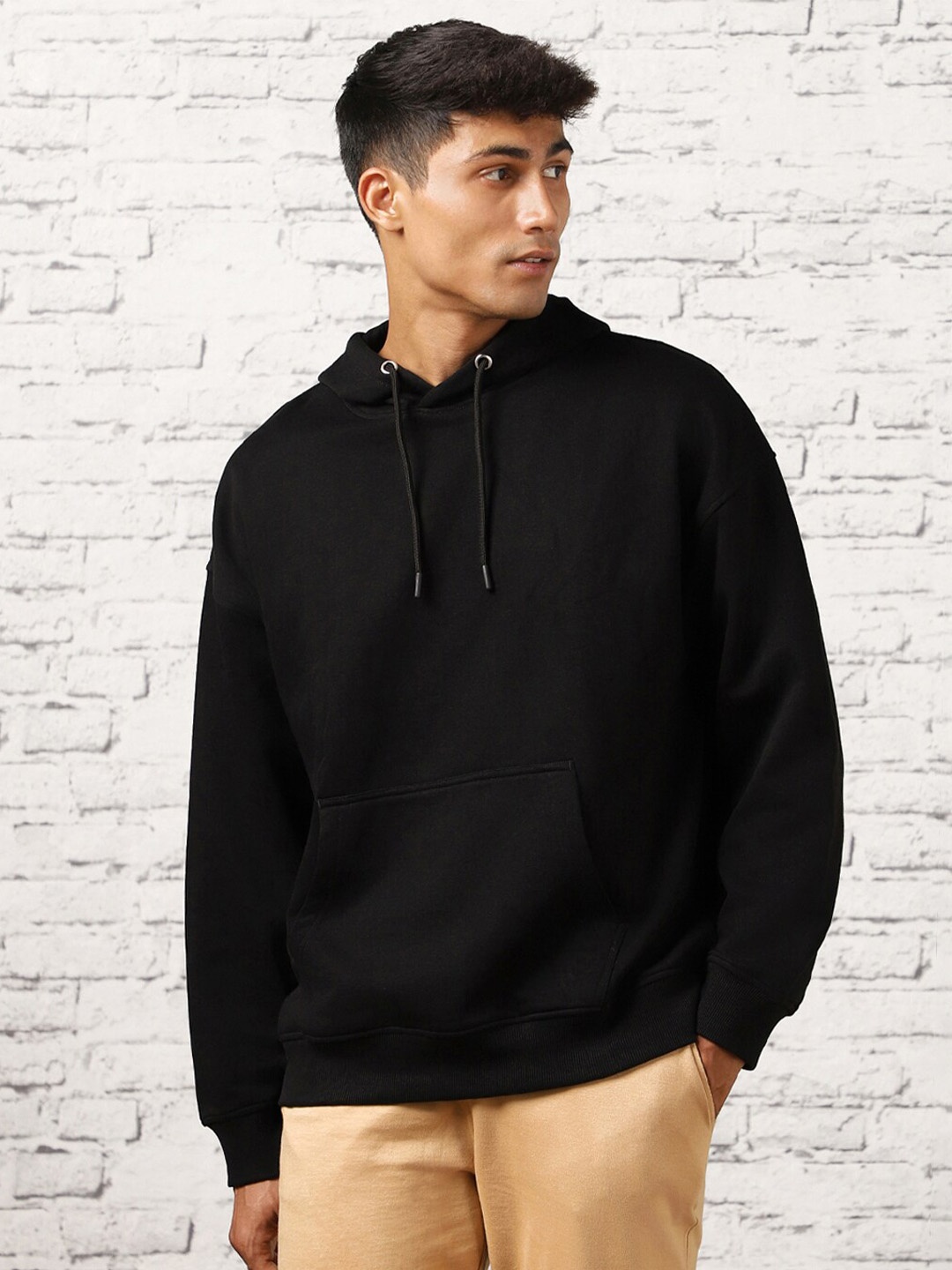 

NOBERO Men Oversized Solid Hooded Sweatshirt, Black