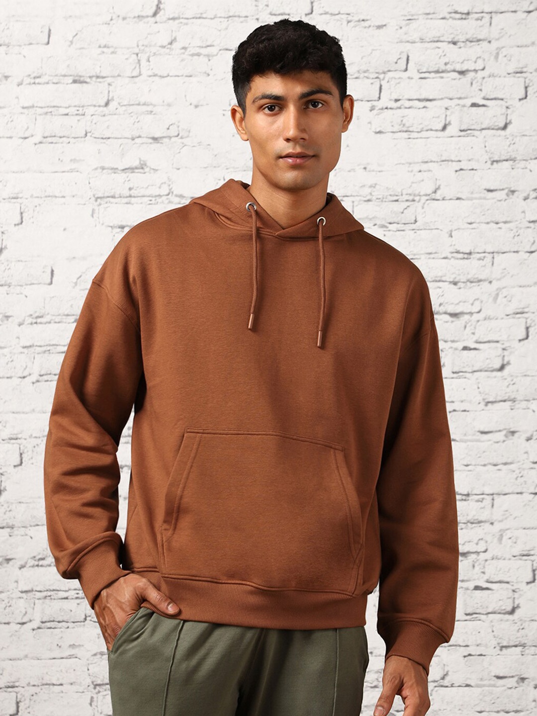 

NOBERO Oversized Solid Hooded Sweatshirt, Brown