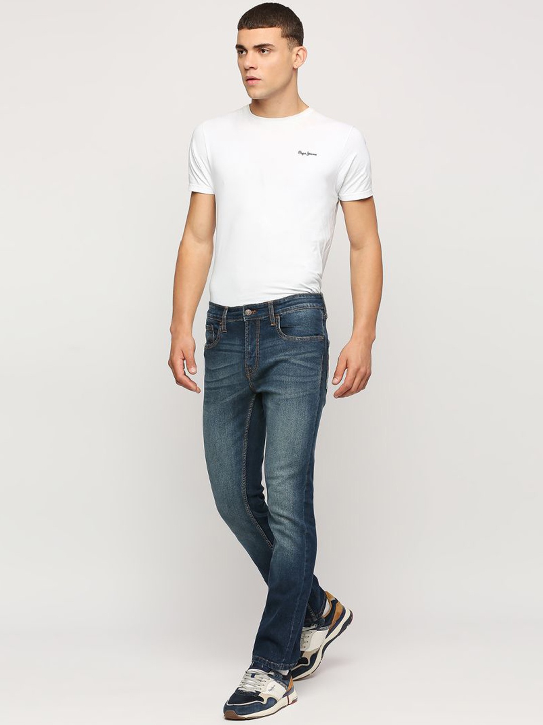 

Pepe Jeans Men Straight Fit Mid-Rise Clean Look Light Shade Heavy Fade Stretchable Jeans, Blue