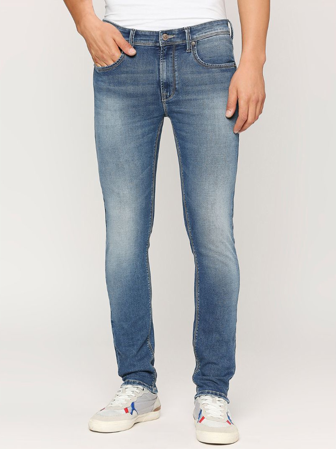 

Pepe Jeans Men Slim Fit Low-Rise Heavy Fade Stretchable Jeans, Blue