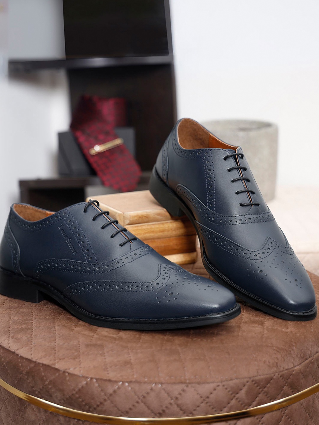 

LOUIS STITCH Men Prussian Blue Premium Italian Leather Formal Brogue Shoes, Navy blue