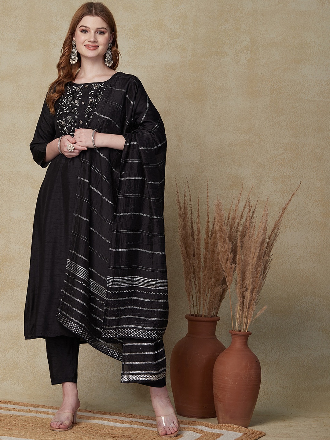 

FASHOR Black Floral Yoke Design Beads and Stones Straight Kurta & Trouser With Dupatta