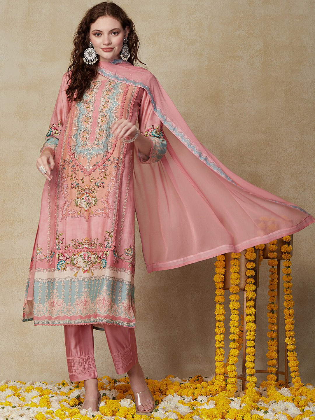 

FASHOR Pink Floral Printed Beads and Stones Straight Kurta & Trouser With Dupatta
