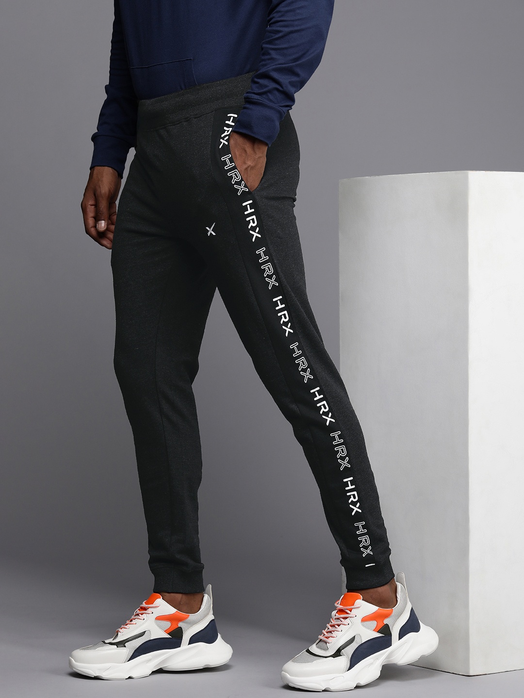 

HRX by Hrithik Roshan Men Printed Regular Fit Joggers, Charcoal