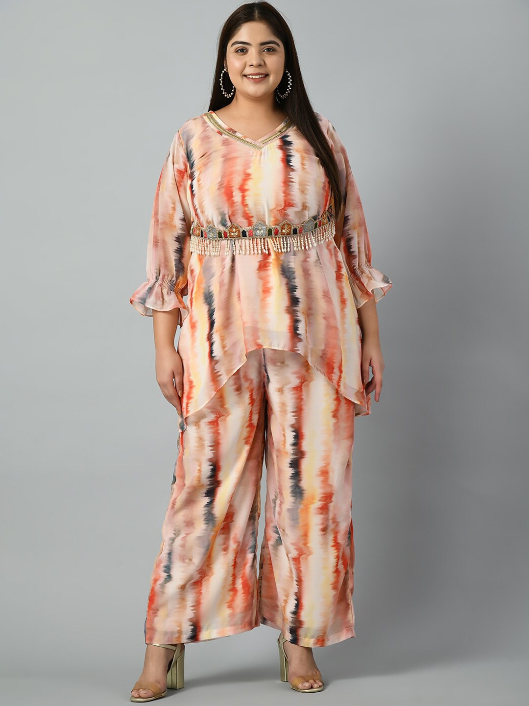 

PrettyPlus by Desinoor.com Ombre Printed Regular Beads and Stones Kurta with Palazzos, Multi