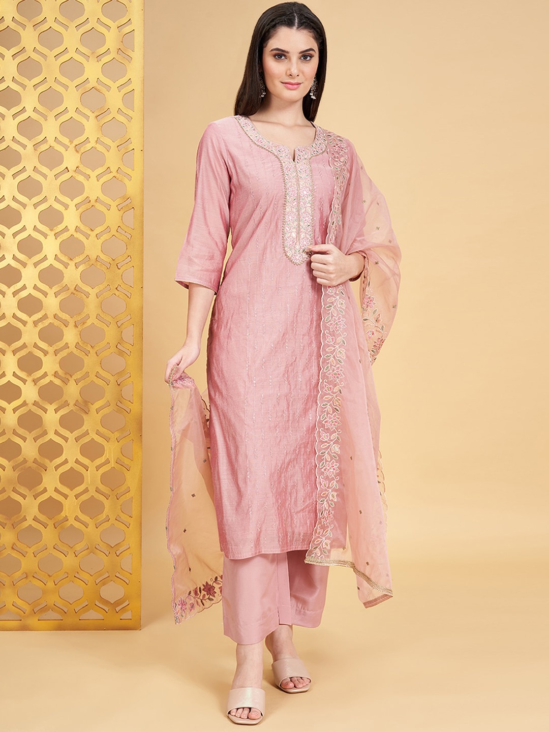 

RANGMANCH BY PANTALOONS Embroidered Chanderi Silk Kurta with Pyjamas & Dupatta, Mauve