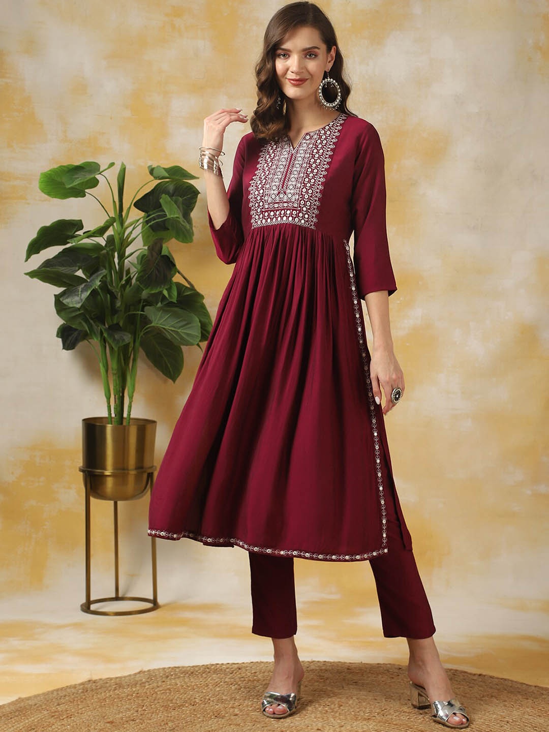 

Rangita Ethnic Motifs Embroidered Thread Work Kurta With Trousers, Maroon