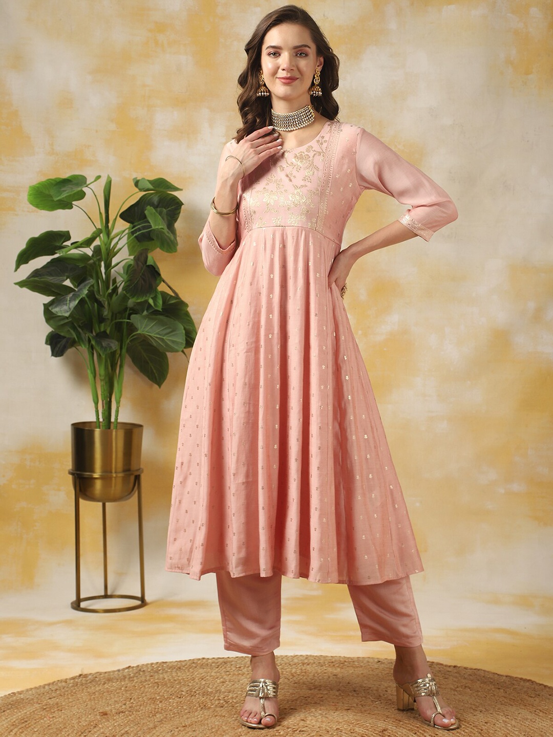 

Rangita Floral Printed Regular Anarkali Kurta with Trousers, Peach