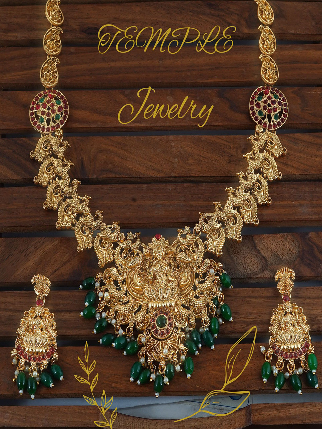 

MANSIYAORANGE Gold Plated Stone Studded & Beaded Jewellery Set