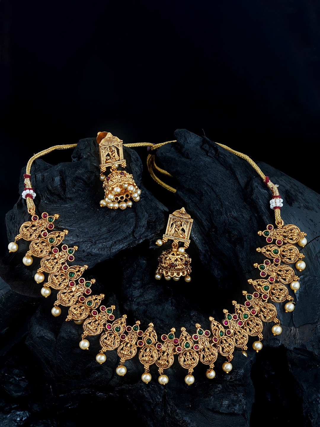 

MANSIYAORANGE Gold Plated Stone Studded & Beaded Jewellery Set