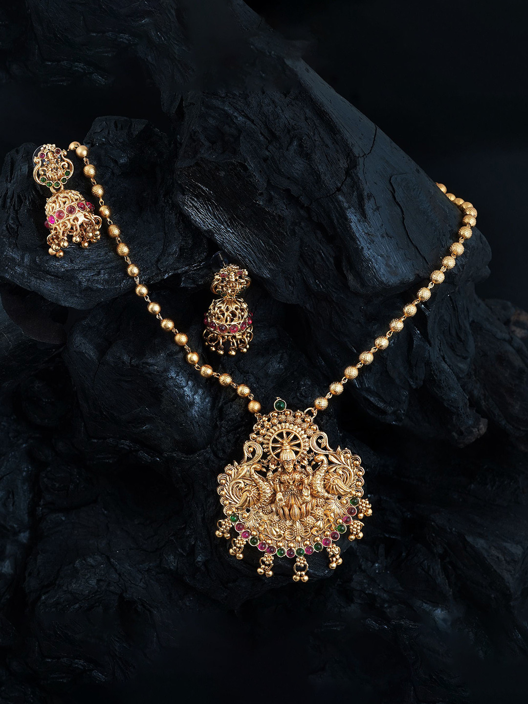 

MANSIYAORANGE Gold Plated Stones Studded Jewellery Set
