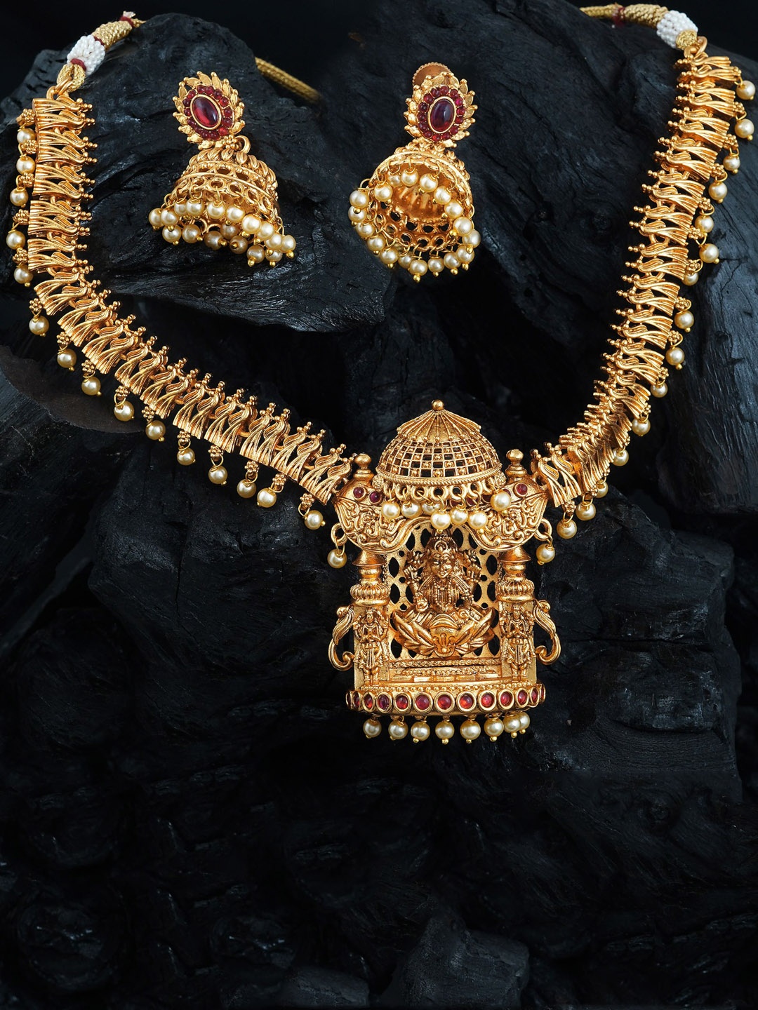 

MANSIYAORANGE Gold Plated Stone Studded & Beaded Necklace Jewellery Set
