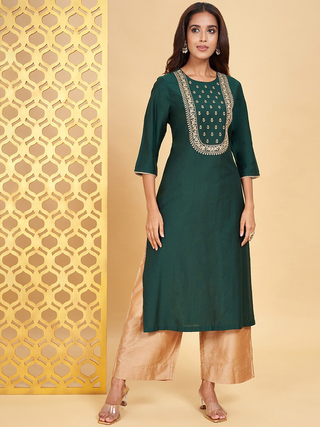 

RANGMANCH BY PANTALOONS Ethnic Motifs Embroidered Sequinned Kurta, Green