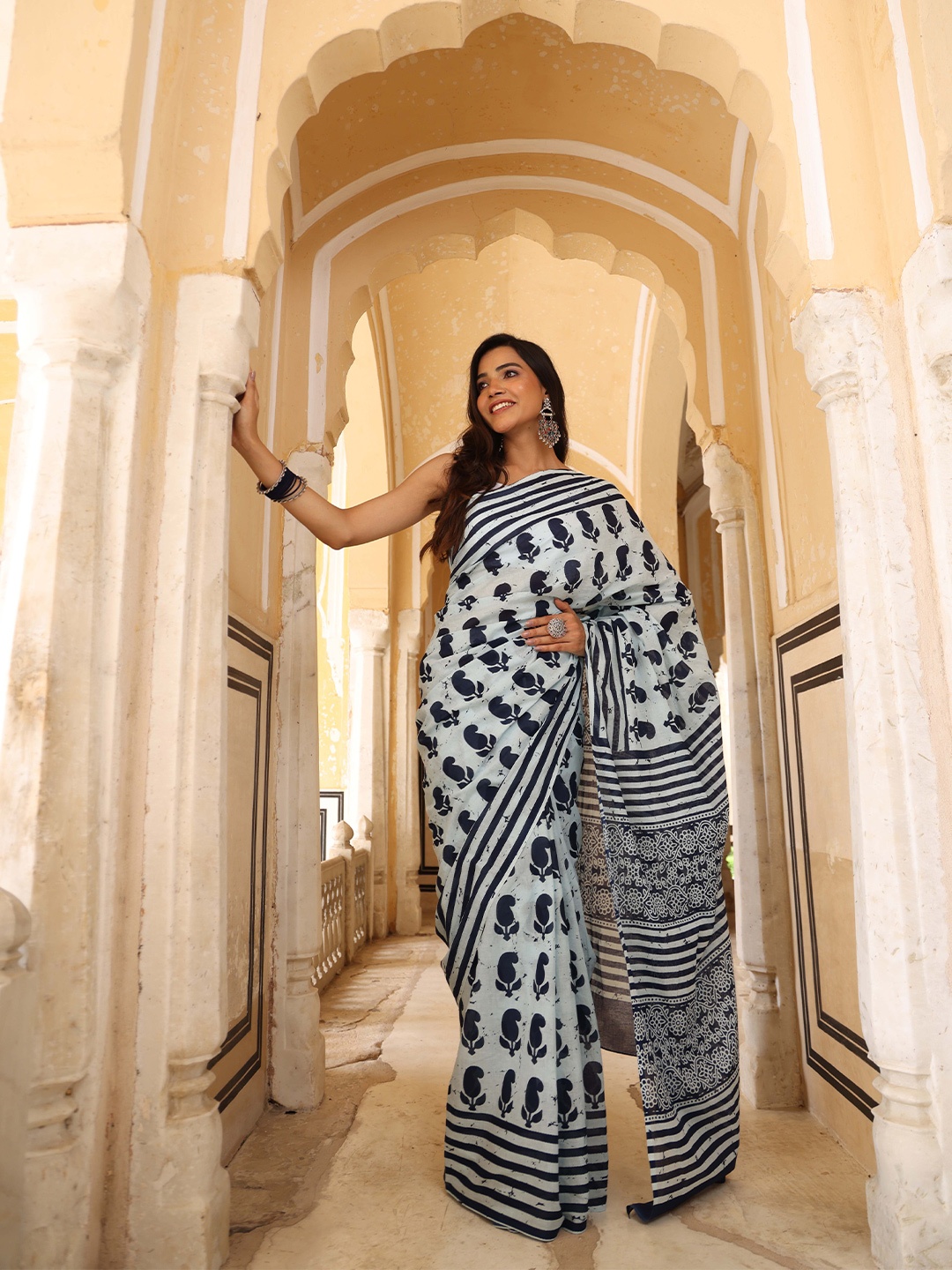 

Ragavi Ethnic Motifs Printed Pure Cotton Saree, Blue