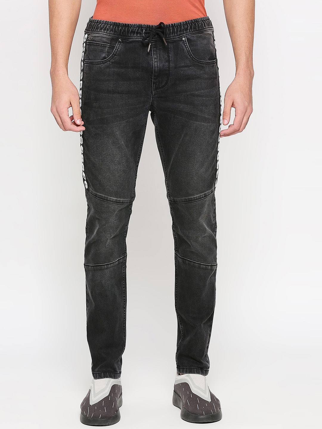 

Being Human Men Clean Look Mid Rise Light Fade Jeans, Black